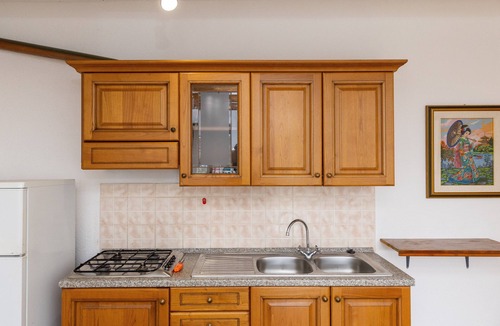 Massa Marittima Apartment | Apartment 'Cinzia' with Shared Pool and Shared Garden