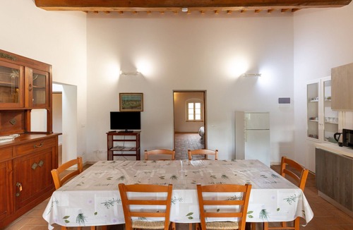 Donoratico Apartment | Apartment 'Daria' with Shared Garden and Wi-Fi