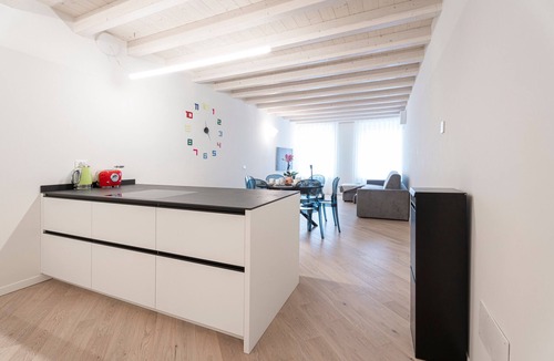 Salo Apartment | Apartment 'Flat 4' with Lake View, Wi-Fi and Air Conditioning