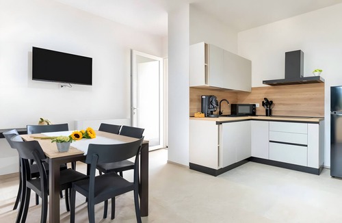 Cisternino Villa | Apartment 'Gea' with Private Garden, Wi-Fi and Air Conditioning