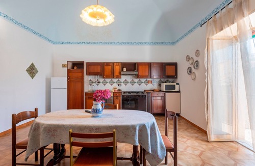 Prizzi Apartment | Apartment 'Il Baglio Antico' with Mountain View, Terrace & Wi-Fi