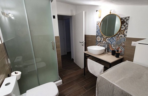 Gallina Apartment | Apartment in villa a stone's throw from the sea Up