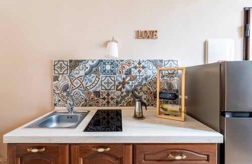 Melendugno Apartment | Apartment 'La Dimora Di Marco - Sole E Luna' with Shared Terrace, Wi-Fi and Air Conditioning
