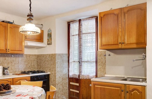 Valtellina Apartment | Apartment "Lanzada 2" with Mountain View & Balcony