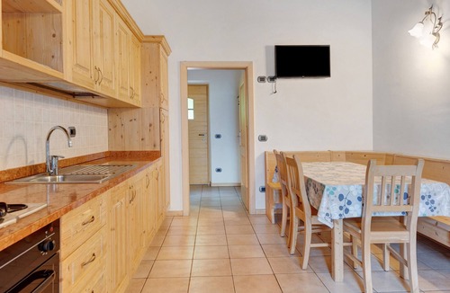 Bozzana Apartment | Apartment 'Luna' with Mountain View, Private Terrace and Wi-Fi