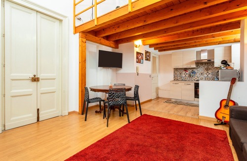 Picanello-Ognina-Barriera-Canalicchio Apartment | Apartment 'Magma' with Wi-Fi and Air Conditioning
