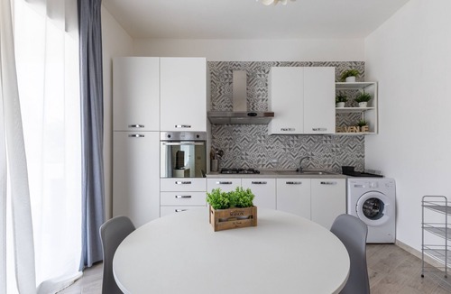 Donnalucata Apartment | Apartment 'Mi Casa Es Tu Casa - Piano Terra' with Private Terrace, Wi-Fi and Air Conditioning