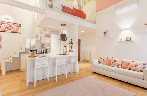 Albergheria Apartment | Apartment 'Mia' with Balcony, Wi-Fi and Air Conditioning