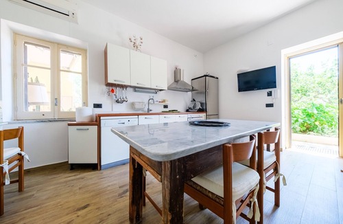 Province of Messina Apartment | Apartment 'Vanedda Di Mari - Casa Arancio' with Shared Terrace, Wi-Fi & Air Conditioning