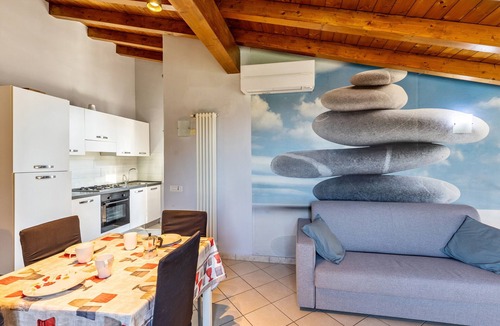 Sud-Ovest Apartment | Apartment 'Verona' with Shared Garden, Wi-Fi and Air Conditioning