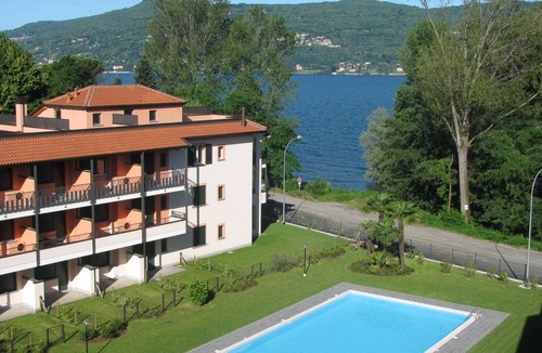 Sasso Moro Apartment | Apartment with private garden two steps from the lake.
