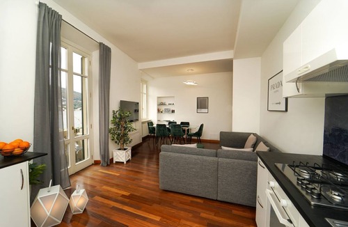 Como City Centre Apartment | Appartamento in Centro con Vista Lago e Garage