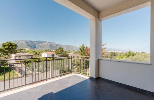 Alcamo Apartment | Appartamento in Villa Giulia Nord