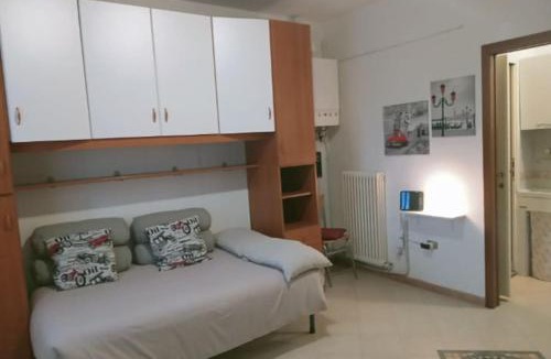 Crocetta-San Lazzaro-Modena Est Apartment | Appartamento monolocale a Modena