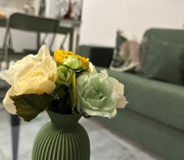 Crescentino Apartment | Appartamento Verde Speranza WiFi, Parcheggio, Relax