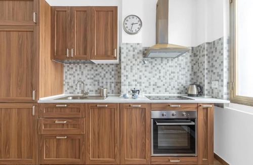 Barona Apartment | Appartamento x4-self check-in-M2 Famagosta-AC