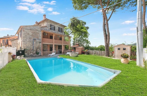 Panicale Apartment | Appartment With Pool And Garden, Panicale, Italy