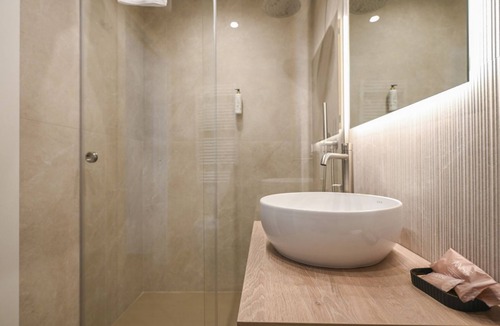 Municipio 3 Apartment | AURA Room- Aurisea Luxury Stays