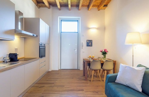 Zona Farini Apartment | Authentic Milanese Apartment with Excellent City Connections, 15 min from Duomo