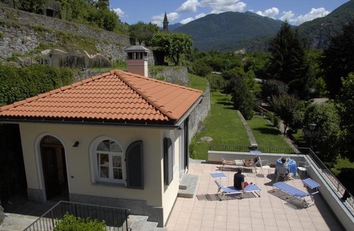 Domodossola Bed & Breakfast | B&B Le Camelie