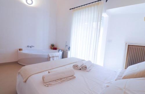 Otranto Historic Centre House | Bacchus Luxury Home Otranto Historic Center, Jacuzzi & Parking
