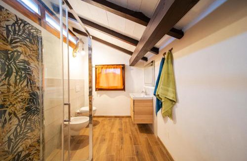 Monguzzo House | Barn & Bloom appartamento rustico del 1800