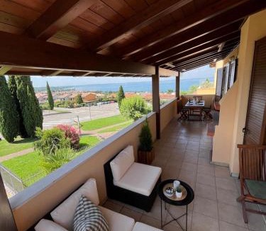 Calmasino Apartment | Barum Lake View Apartment in Lazise