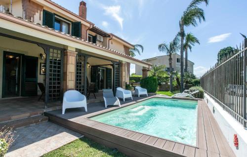 Brucoli House | Beach Front Home In Brucoli