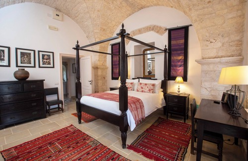 Castellana Grotte House | Beautifully restored 16th Century farmhouse with large private pool