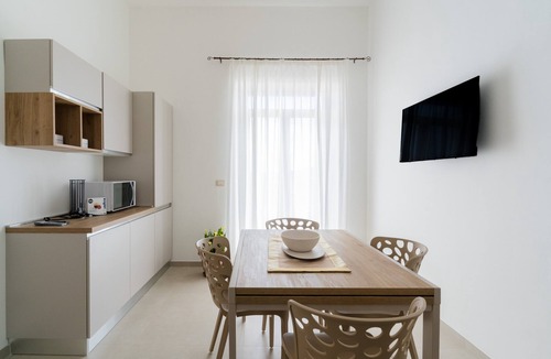 Galatone Apartment | Bed and Breakfast 'Camera Bonny' with Balcony, Wi-Fi and Air Conditioning