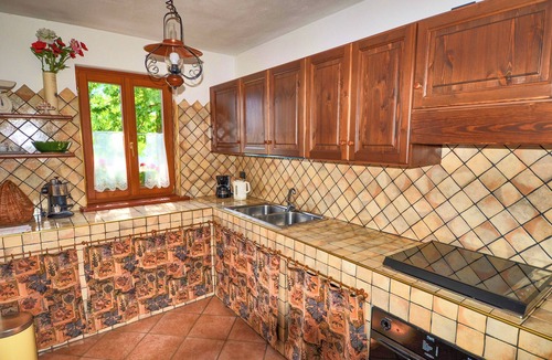 Albonico Apartment | Bel Pace vacation apartment with garden and mountain view