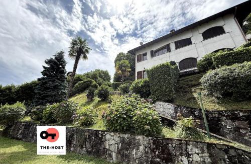 Stresa Villa | Between greenery and the lake, a villa in Stresa