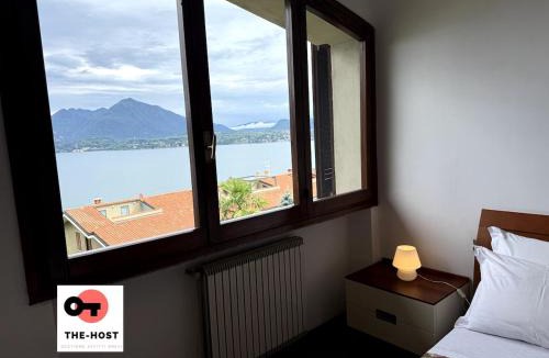 Stresa Villa | Between greenery and the lake, a villa in Stresa