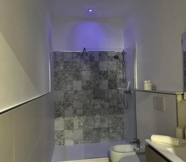 Bernalda Apartment | Black Daisy