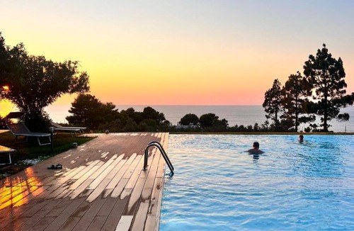 Macari Bed & Breakfast | BluBear