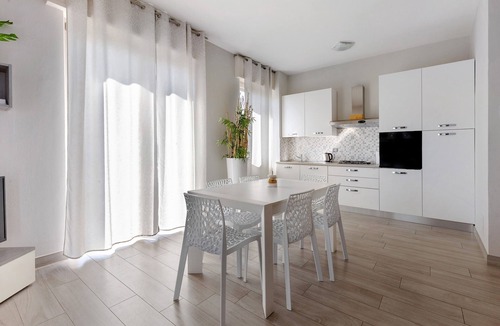 Lonato del Garda House | Bright and Modern – Damasco Three-Room Apartment