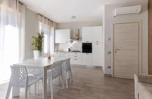 Lonato del Garda House | Bright and Modern – Damasco Three-Room Apartment