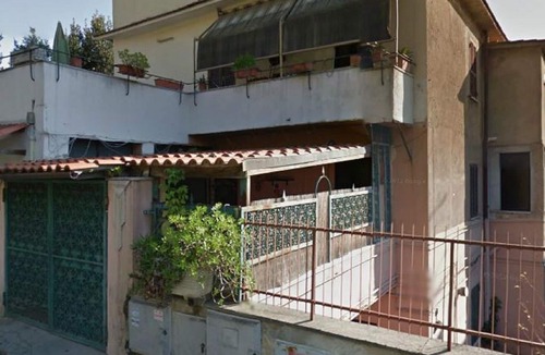 Suburbio VII Portuense Apartment | Bright and spacious, 6 + 3 beds, three bedrooms two bathrooms, free WiFi, near Rome EUR