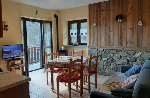 Bionaz Apartment | bright, panoramic and comfortable apartment, ideal starting point for trekking.