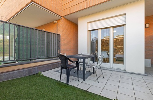 Bergamo Apartment | Bright Studio Apartment with Private Garden