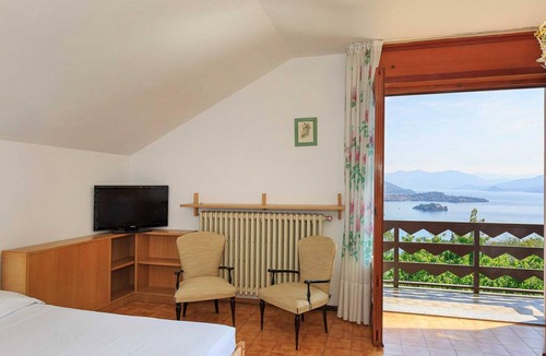 Campino Villa | BUDGET FRIENDLY VILLA WITH INCOMPARABLE LAKE VIEW