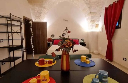 Pulsano Bed & Breakfast | Camera Il Vico – Charming Historic Room with Kitchenette, Sleeps 4
