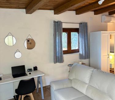 Cavalletto Apartment | Camera Office della Castellina - Parcheggio privato