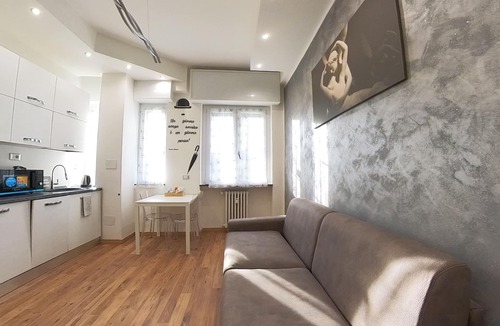 Turro Apartment | Canova Accogliente Casa Vacanze - Affari