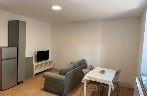 Ferrera di Varese Apartment | Casa ajolote
