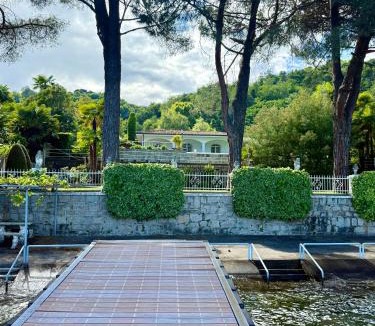 Lesa Villa | Casa Blanca - Villa with pool and private beach