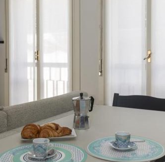 Pella House | Casa Celeste