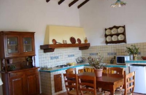 Archi House | Casa della Camelia-the quintessential country getaway close to all attractions