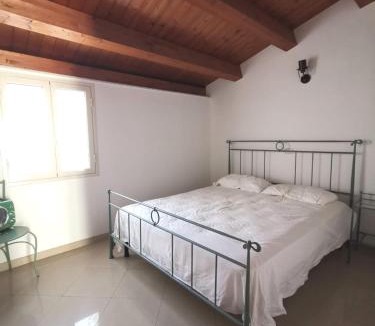 Sant'Agata di Militello House | Casa elegante con terrazzino in centro paese
