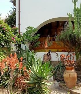Pianoconte House | Casa Gialla B&B